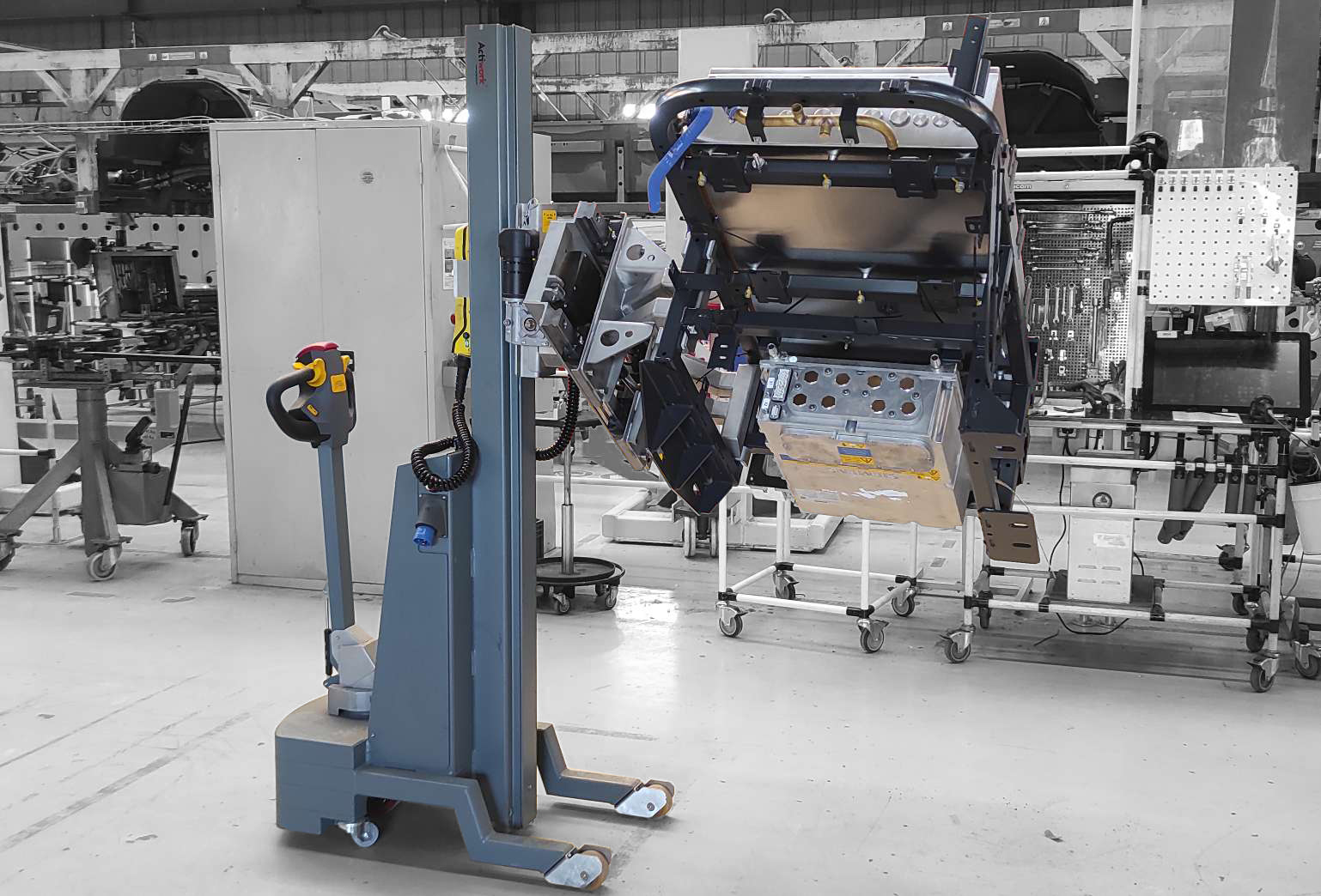 Aménagement de postes de travail et de gerbeurs chez un constructeur autobus